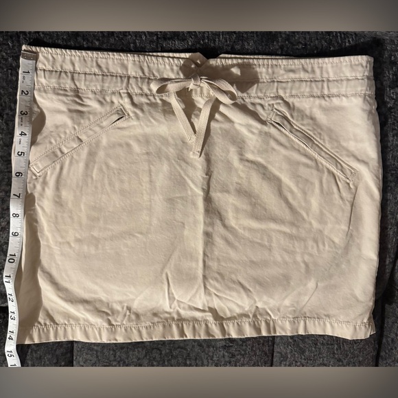 Old Navy Light Khaki Mini Skirt Size 4 - Picture 1 of 4